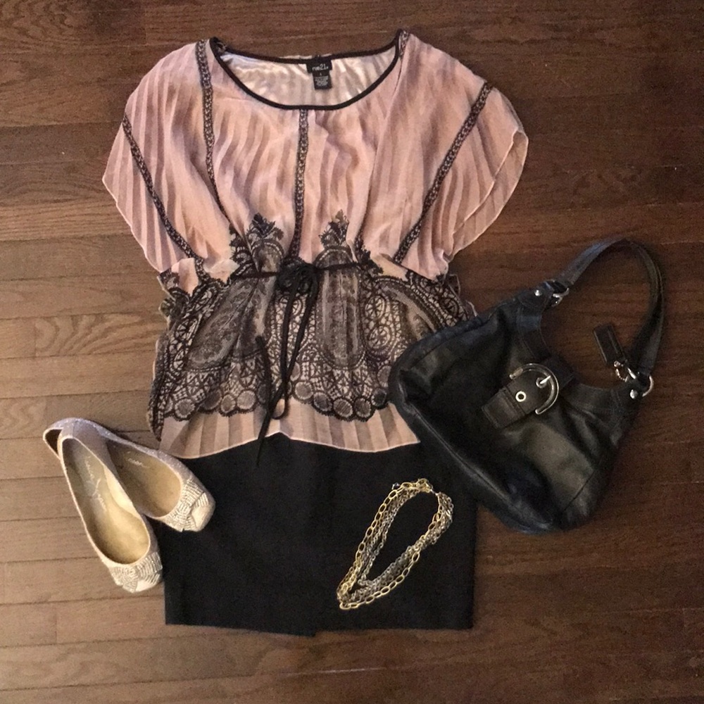 ❎DONATED❎ Rue21 Pleated Lacy Printed Tunic - Picture 7 of 7